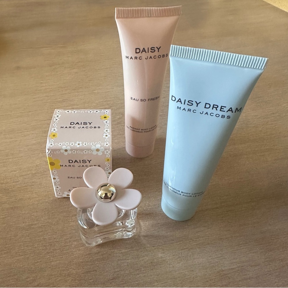 DAISY by Marc Jacobs mini set